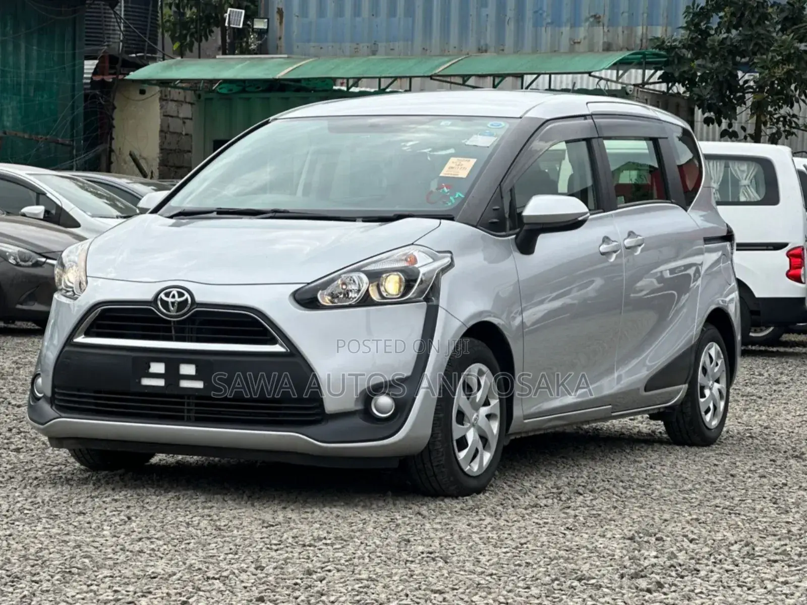 Toyota Sienta 2019 Silver