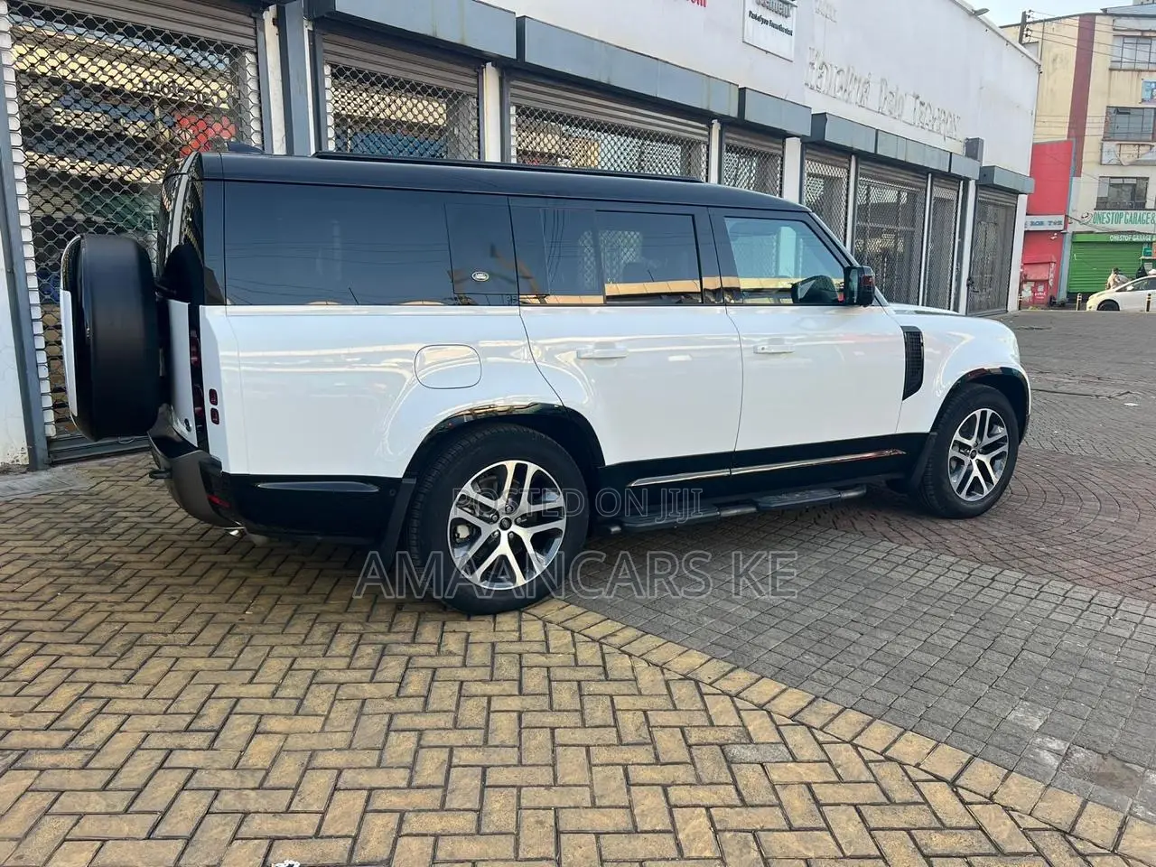 Land Rover Defender 2024 White