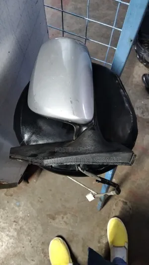 Fielder/Axio 2008 /2010 Side Mirror