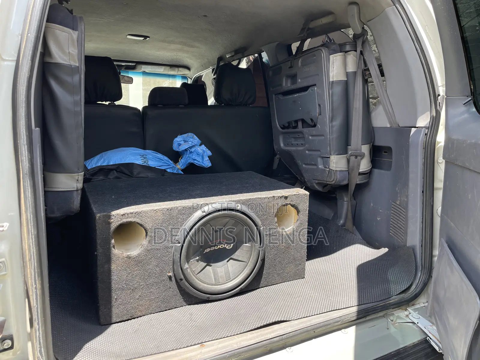 Toyota Land Cruiser Prado 2000 White