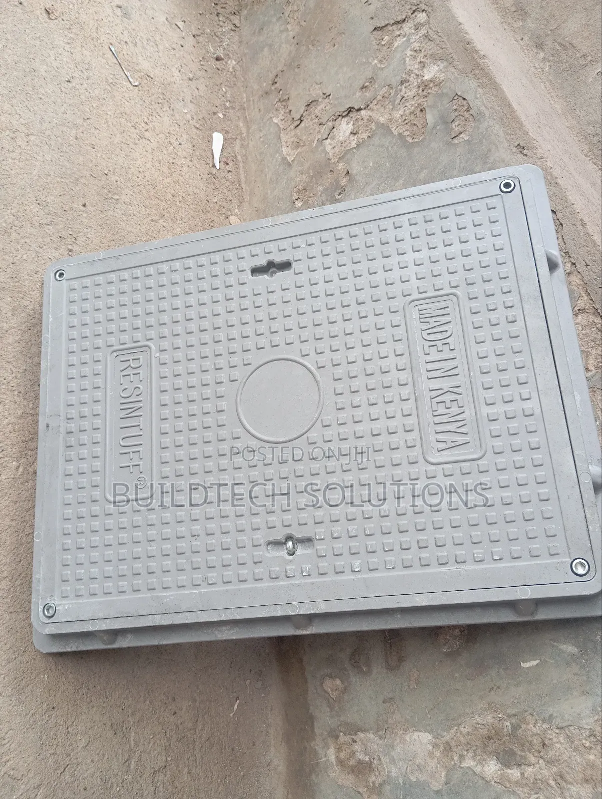 450×600mm Locable Reinforced Fibre Manhole Cover