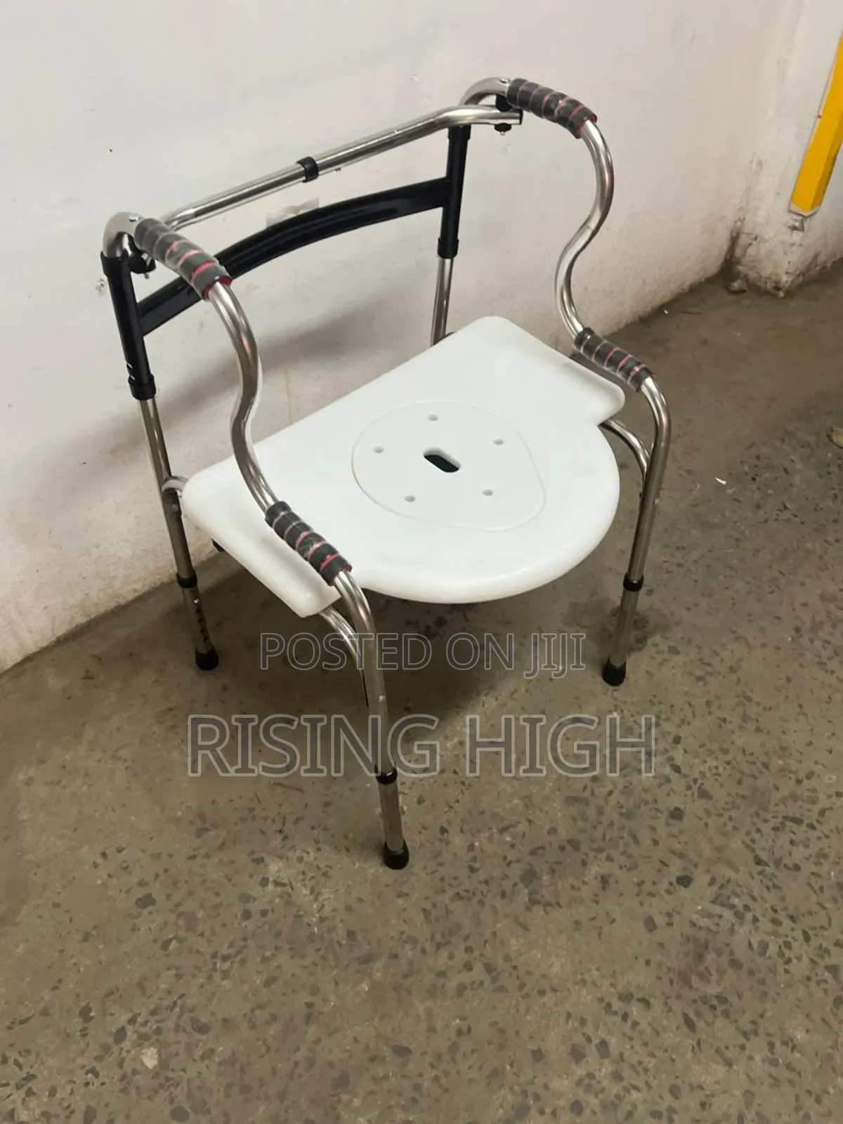 6-in-1 Adjustable Commode Chair