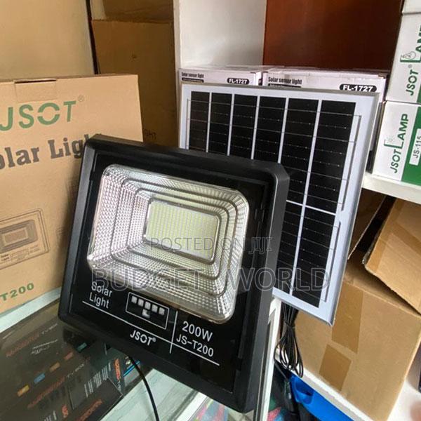 Cool White, Warm Beautiful Outdoor 200 Watt Solar Led Floodlight