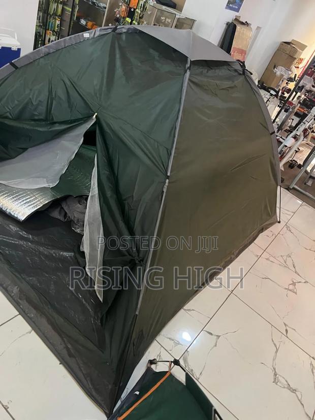 High-Quality 4 Person Tent Green - main view