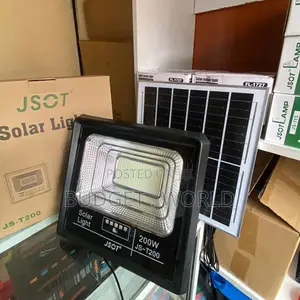 180-Degree Adjustable Angle:*High Lumen Output 200w Solar Floodlights