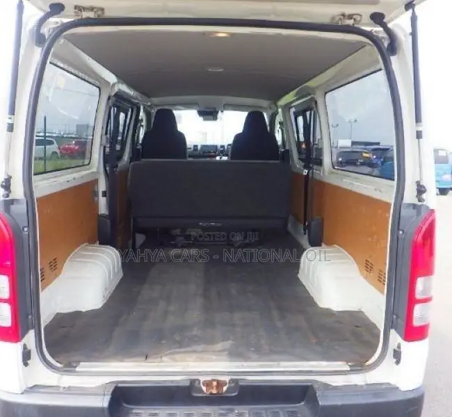 Toyota HiAce 2018