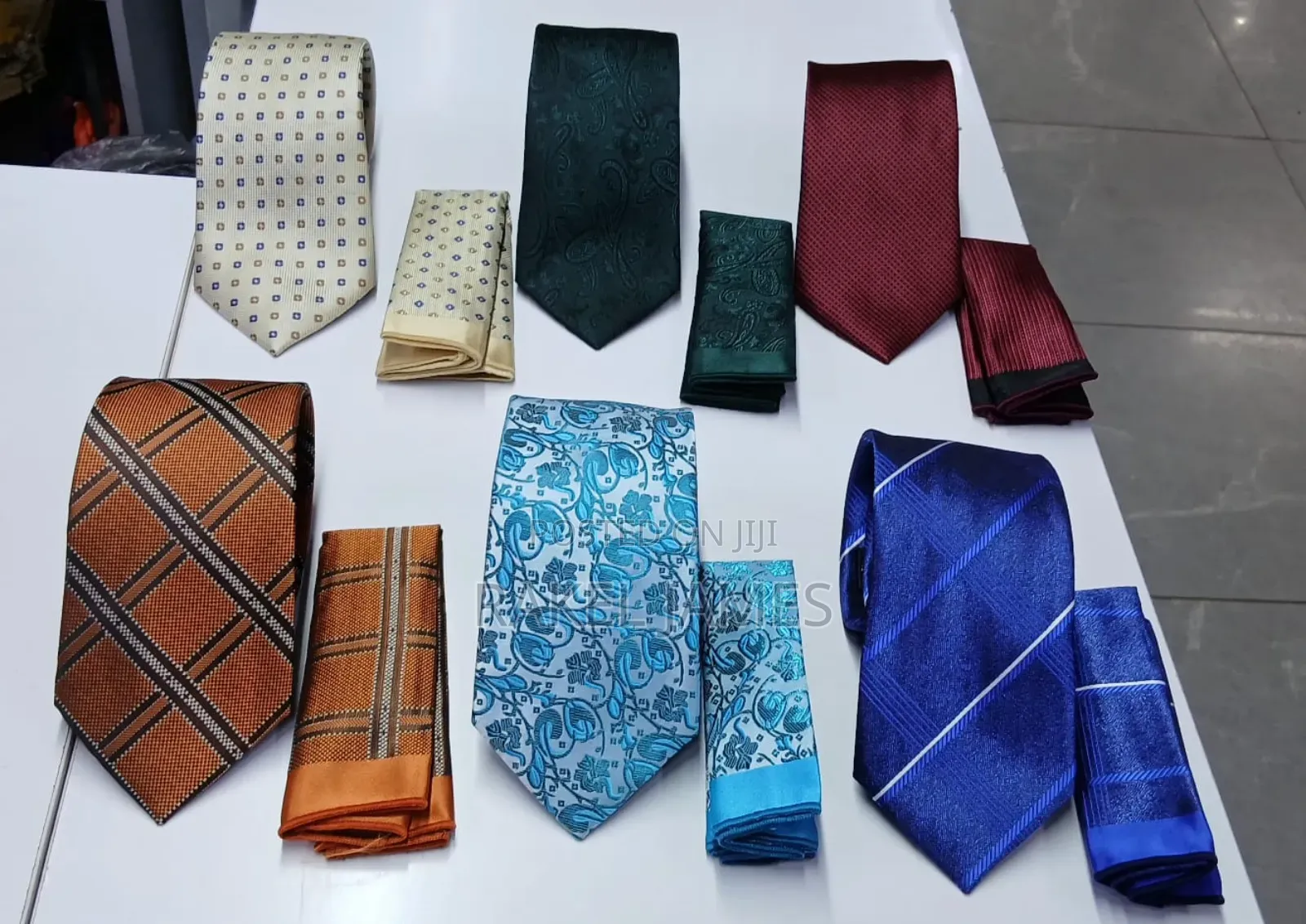 Executive Floral Tie With Pocket Square