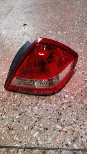 Nissan Tiida Saloon Taillight