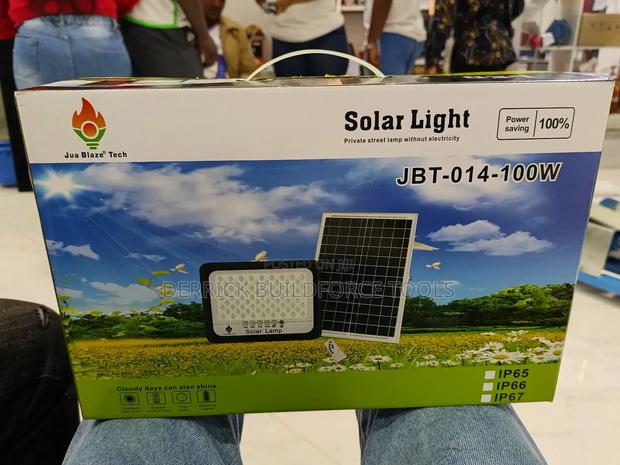 Jua Blaze 100w Solar Flood Light - thumbnail 3