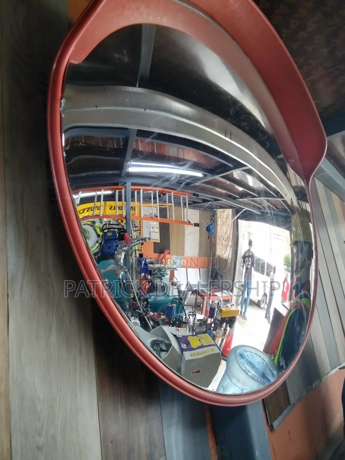 Convex Mirror