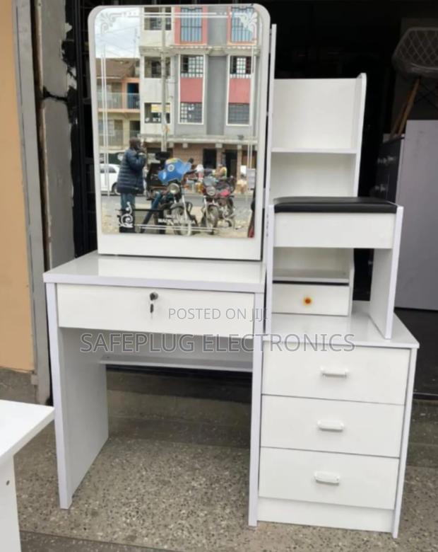 Dressing Table/Sliding Mirror Dressing Table - main view