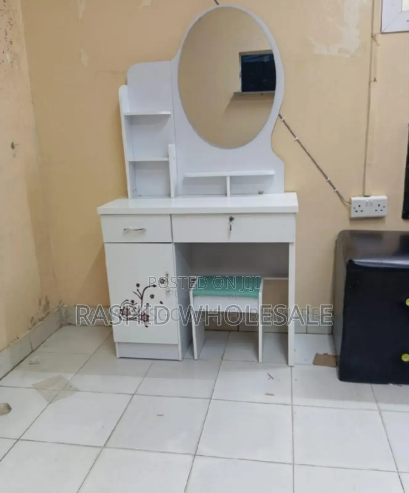 White Pay On Delivery Dressing Tables