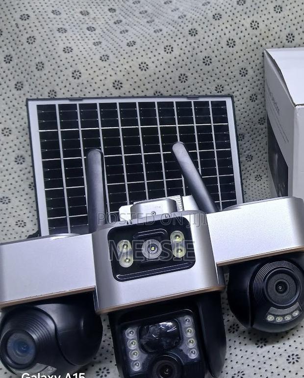 4g Wireless Outdoor Connectivity Solar Light Triple Lens - main view