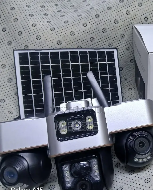 4g Wireless Outdoor Connectivity Solar Light Triple Lens