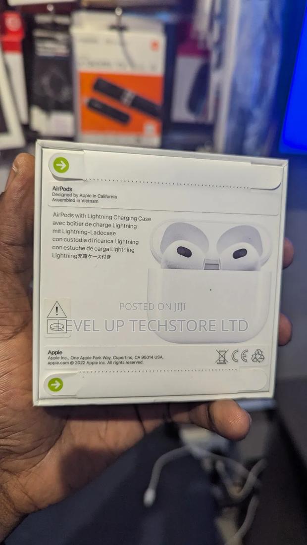 Apple Airpods (3rd Generation) Wireless Ear Buds - thumbnail 3
