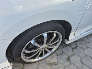 Honda Grace 2018 White