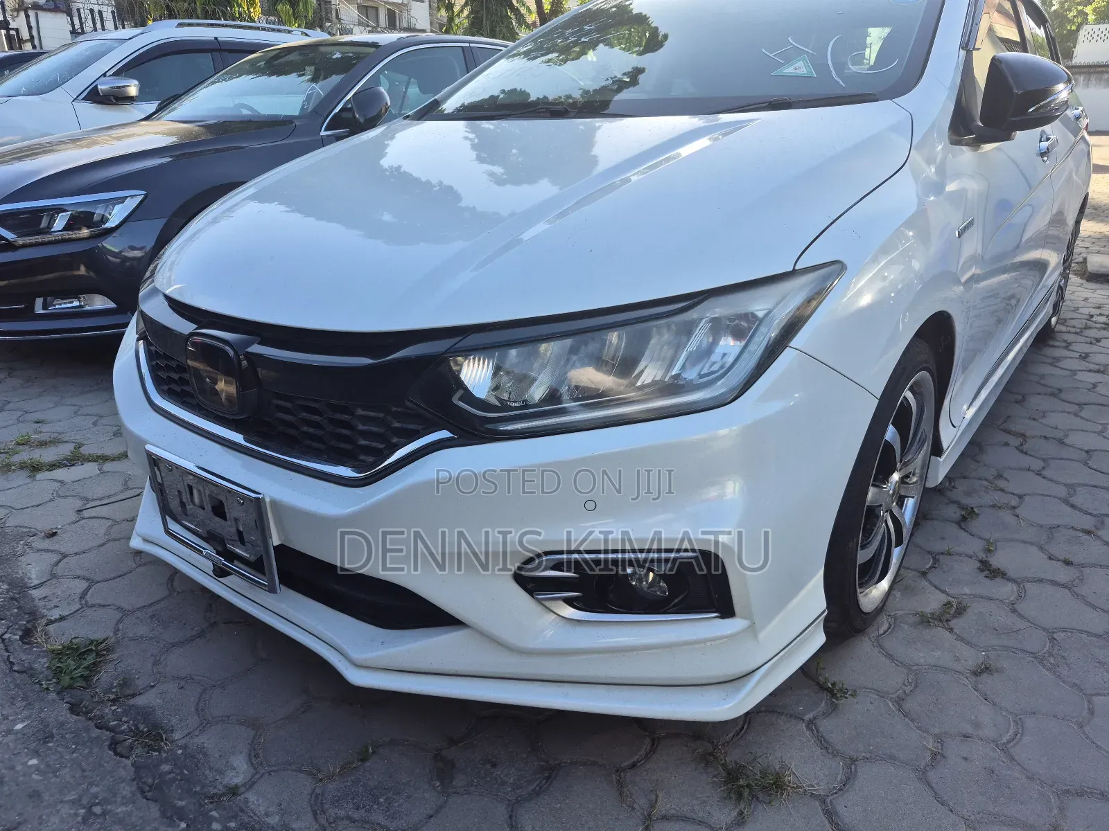 Honda Grace 2018 White