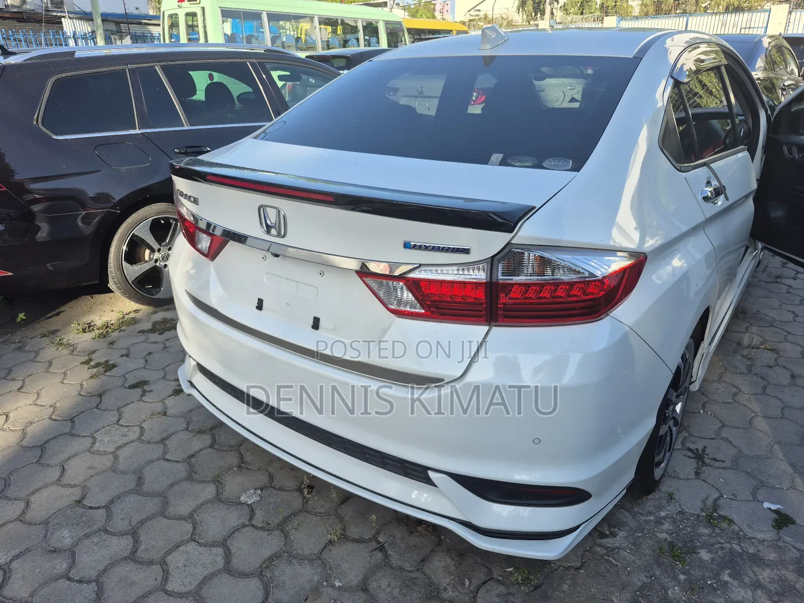Honda Grace 2018 White