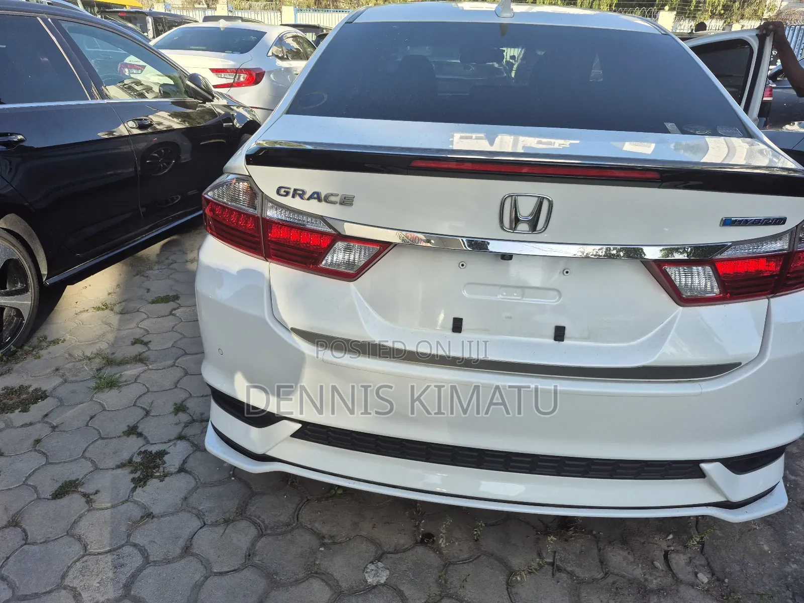 Honda Grace 2018 White