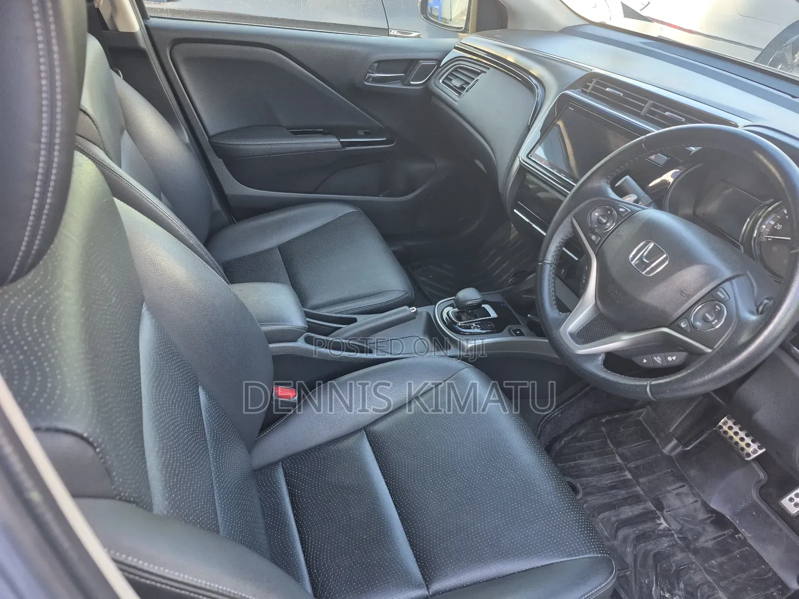 Honda Grace 2018 White