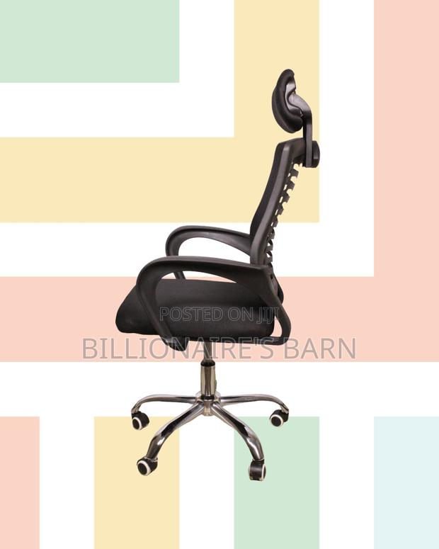 Space-Saving Castors Mesh Chair | Comfort Meets Style