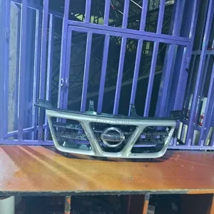 Nissan X-Trail Nt30 Front Grille, Clean Ex Japan Motor Vehicle Spares.