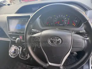 Toyota Noah 2.0 FWD (8 Seater) 2020 White