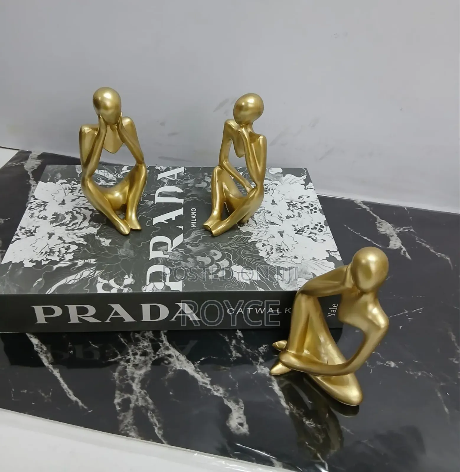 Golden Thinker Statue Deco -12cm