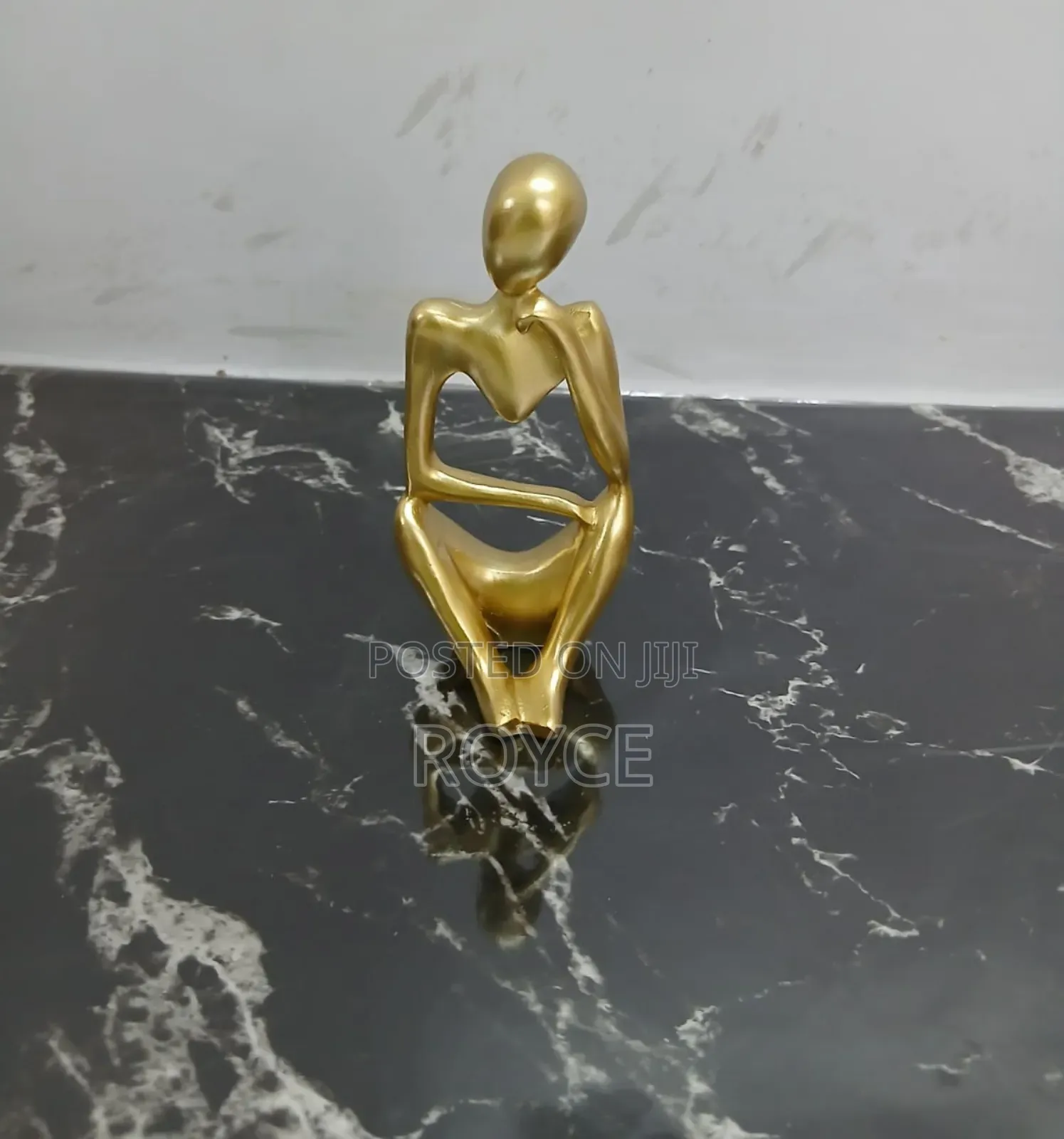 Golden Thinker Statue Deco -12cm
