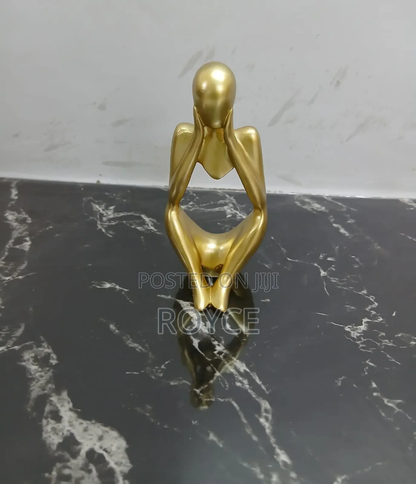 Golden Thinker Statue Deco -12cm