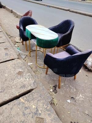 Classy Nail Table - thumbnail 2