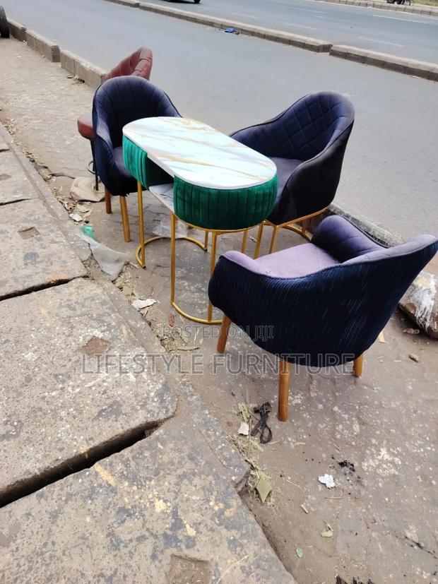 Classy Nail Table - main view