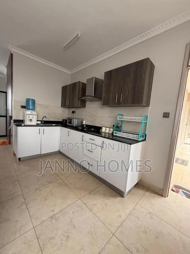 Modern Studio 10 Min to Jkia | Wifi | Netflix - thumbnail 3