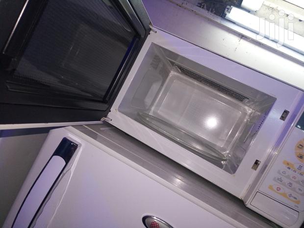 Microwave Oven - thumbnail 3