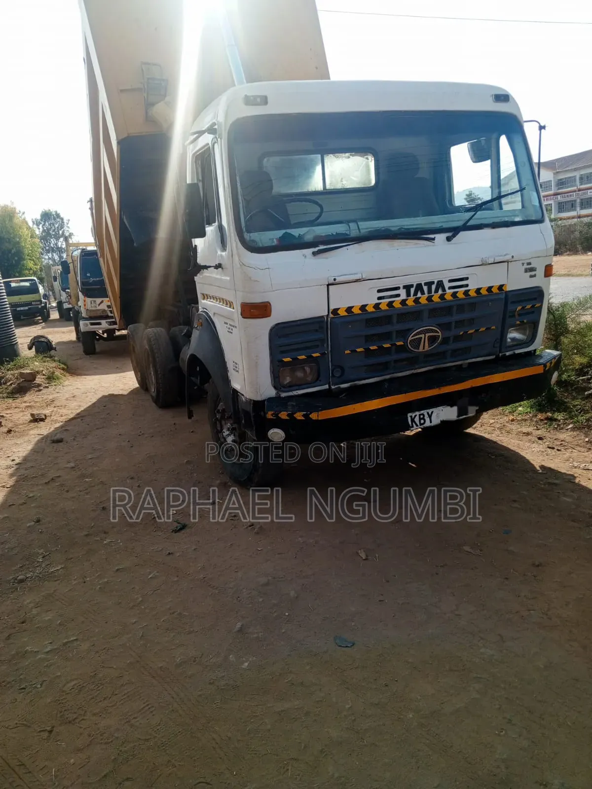 Kby Tata Tipper