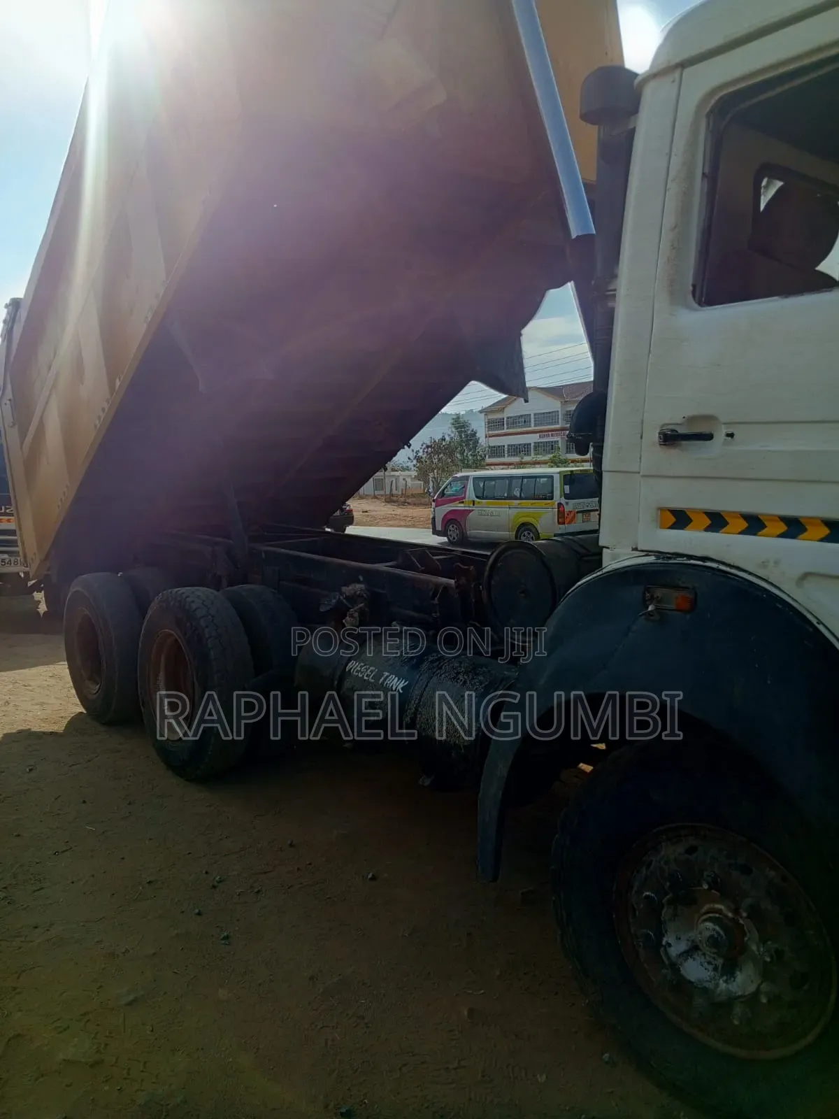 Kby Tata Tipper