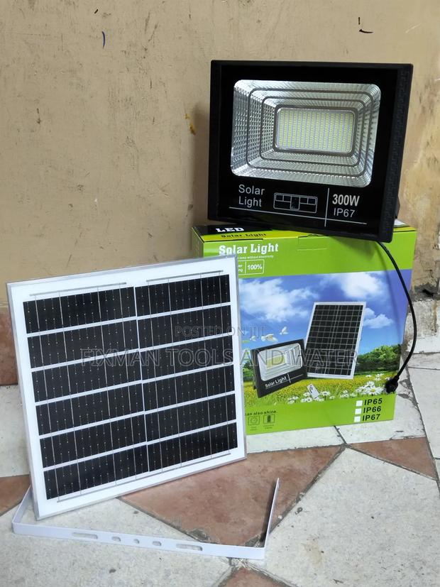 Solar Lights 300 Watts Ip 67 + Remote 16hrs - main view