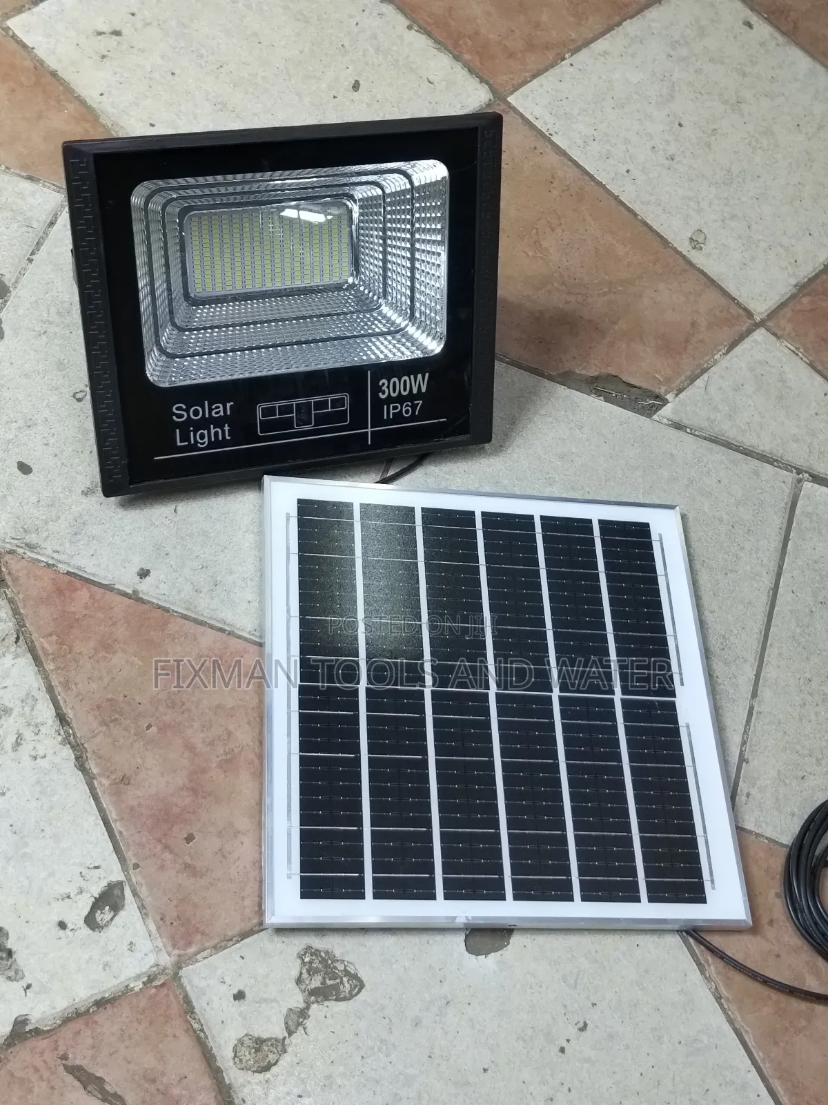 Solar Lights 300 Watts Ip 67 + Remote 16hrs