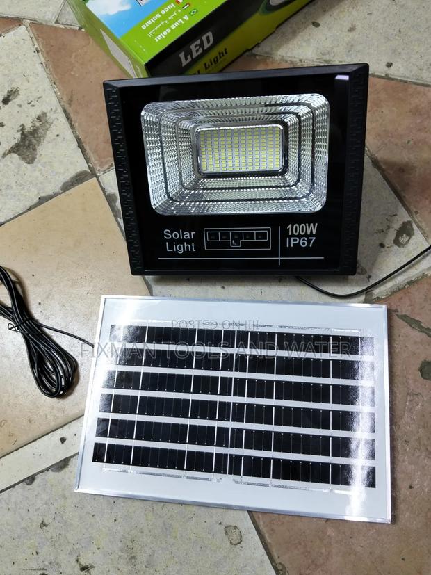 New Ip 67 Solar Flood Light 100 Watts And Sensor Panel - thumbnail 2