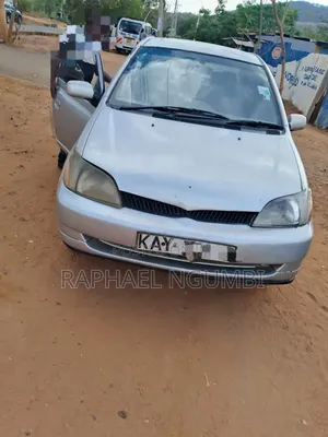Toyota Platz 1999 Silver