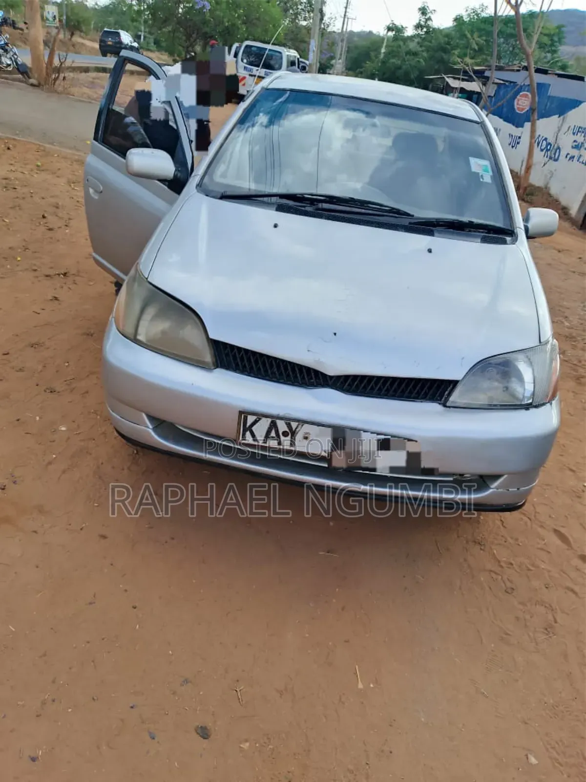 Toyota Platz 1999 Silver