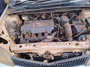 Toyota Platz 1999 Silver