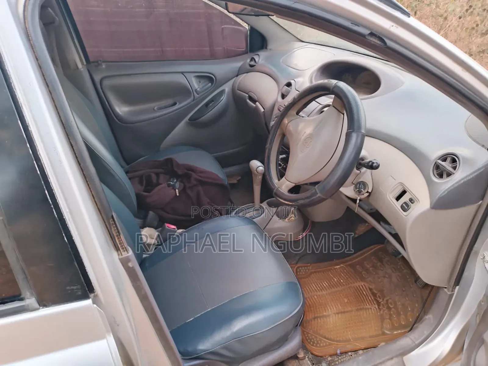 Toyota Platz 1999 Silver