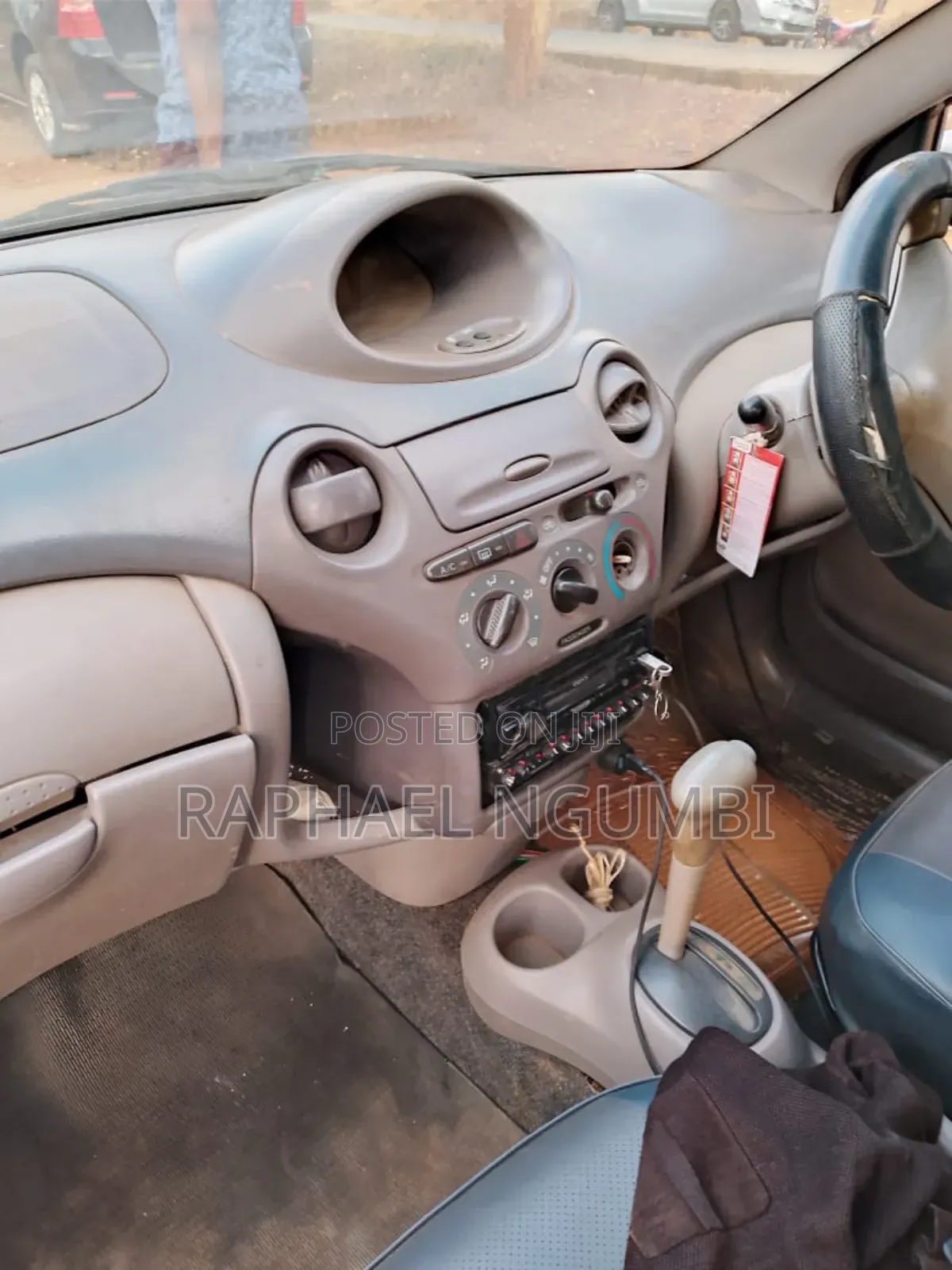 Toyota Platz 1999 Silver
