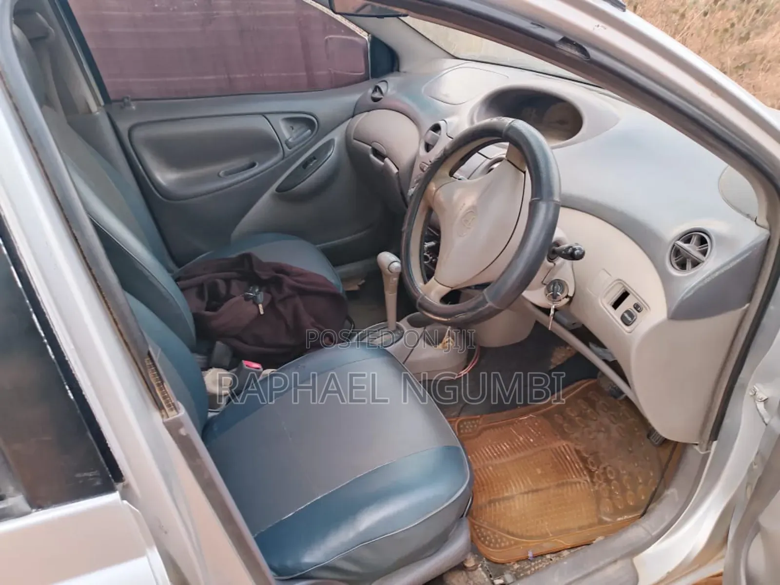Toyota Platz 1999 Silver