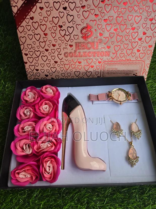 Ladies Perfume Gift Set - thumbnail 2