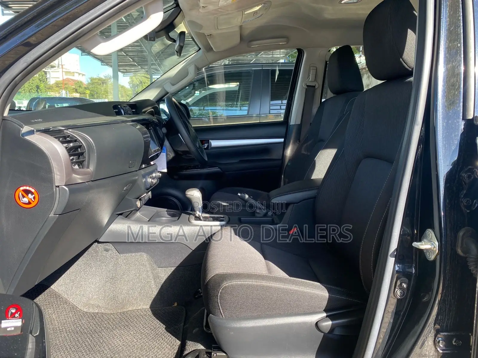 Toyota Hilux 2019 Black