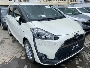 Toyota Sienta 2018 White