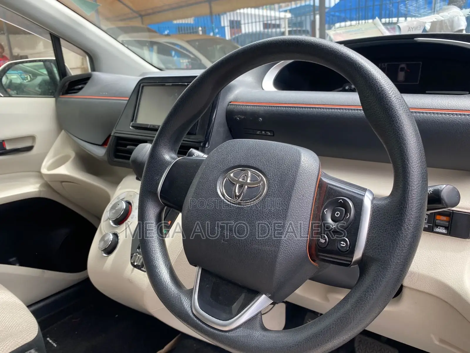 Toyota Sienta 2018 White