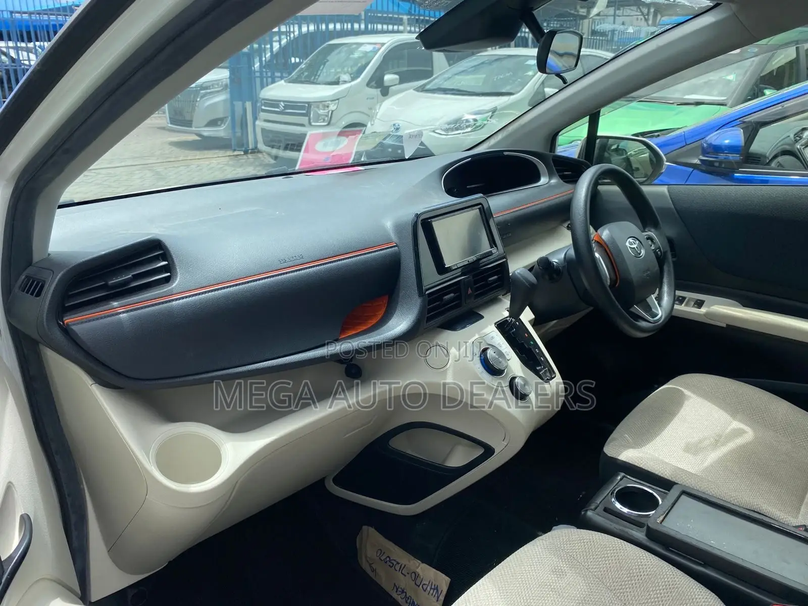 Toyota Sienta 2018 White